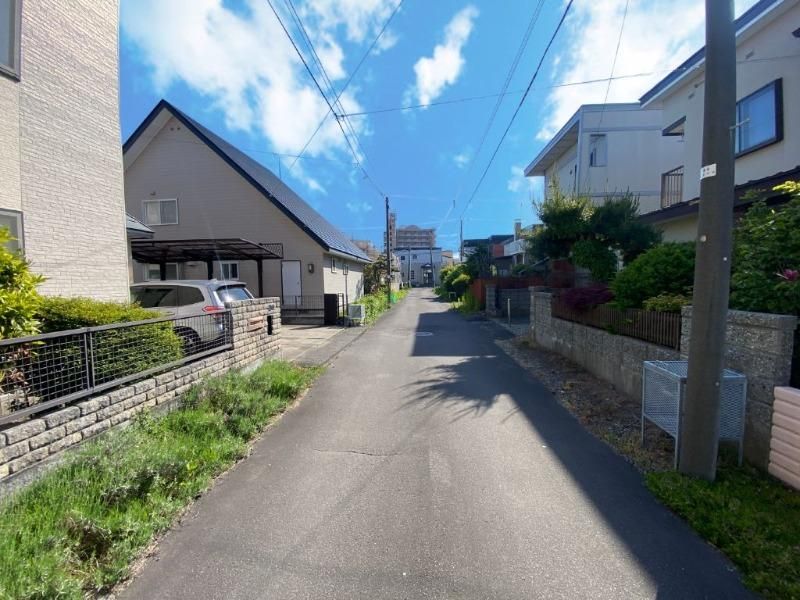 4LDK House for Sale in Fukabori-cho, Hakodate, Hokkaido - Thumbnail 2