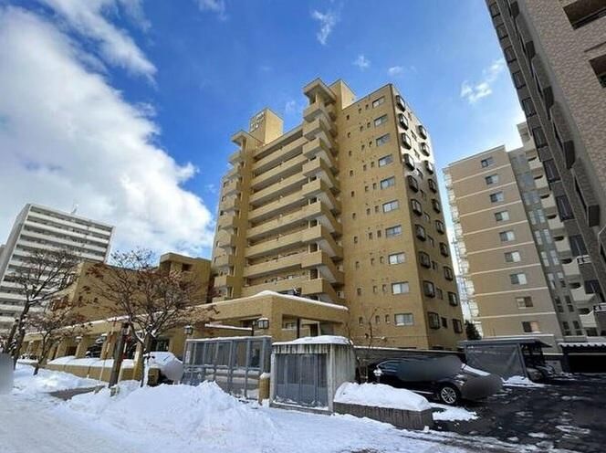 2LDK Apartment for Sale in Sapporo Chuo Ward, Hokkaido - Thumbnail 2