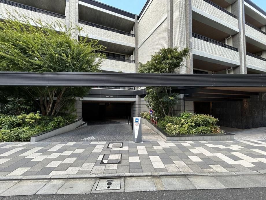 3LDK Apartment for Sale in Shibuya, Tokyo - 100.92 sqm - Thumbnail 4