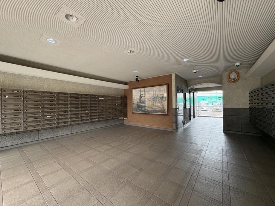 2DK Apartment for Sale in Yokohama Sakae Ward – 45.7 sqm - Thumbnail 2