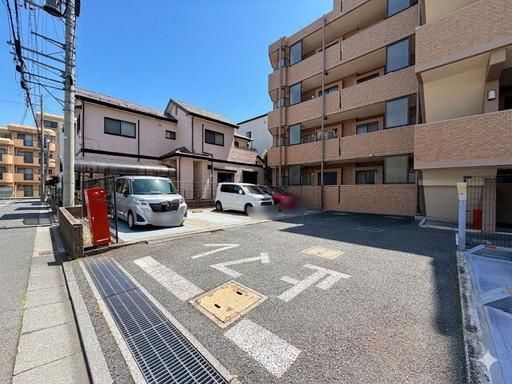 3LDK Apartment for Sale in Saitama City - Renovated Corner Unit - Thumbnail 4
