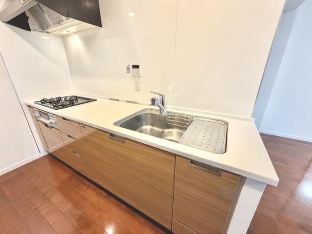 3LDK Corner Apartment for Sale in Kawasaki, Kanagawa - Thumbnail 3
