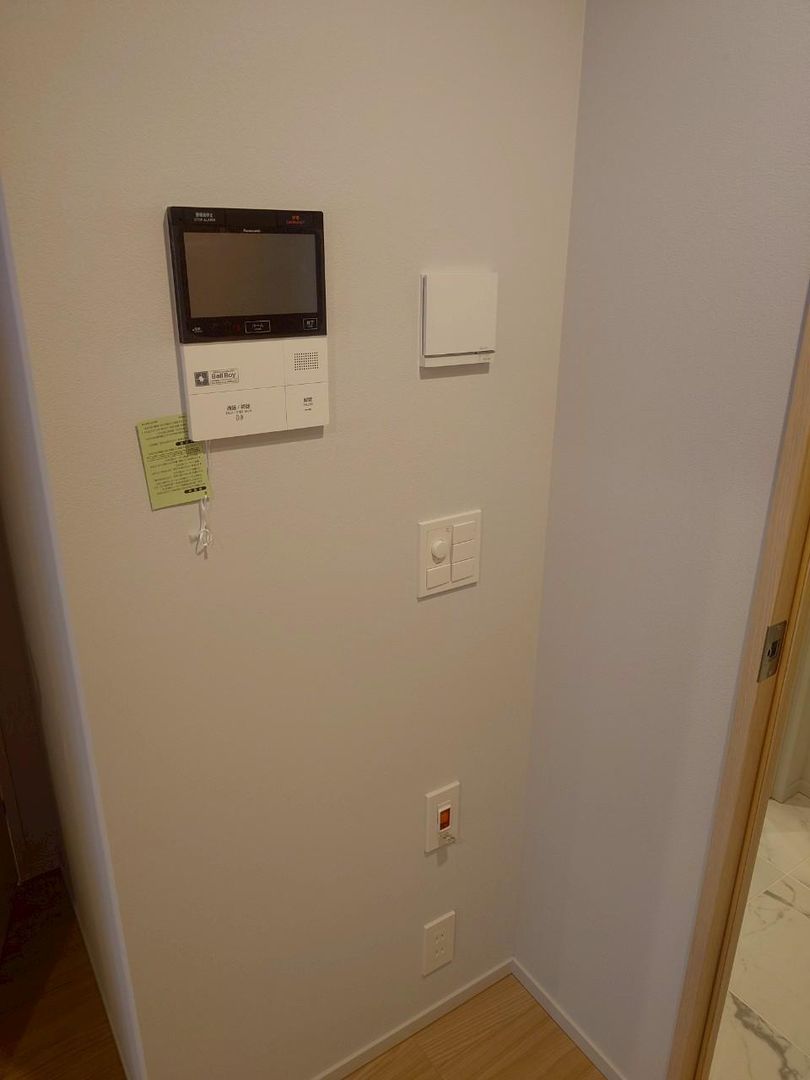 New Studio Apartment for Sale in Minato, Tokyo - 44m2 - Thumbnail 2