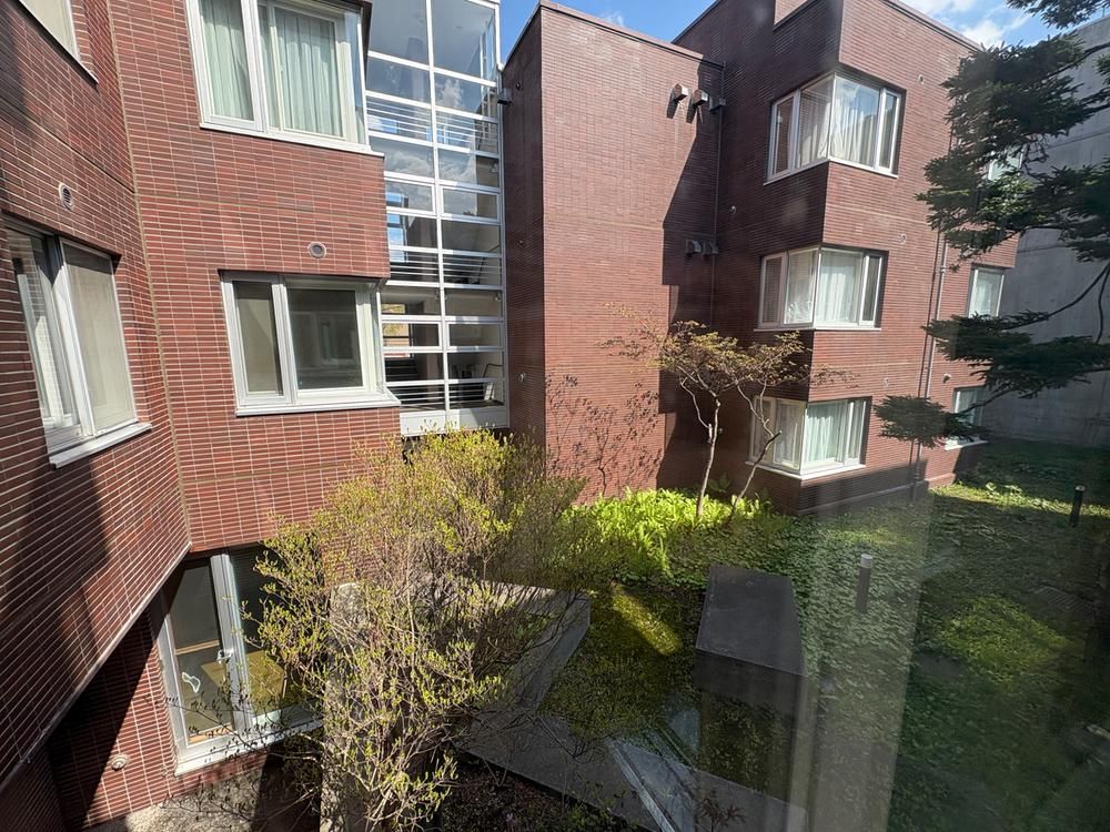 3LDK Apartment for Sale in Heiwa, Sapporo, 93.36m2 - Thumbnail 2