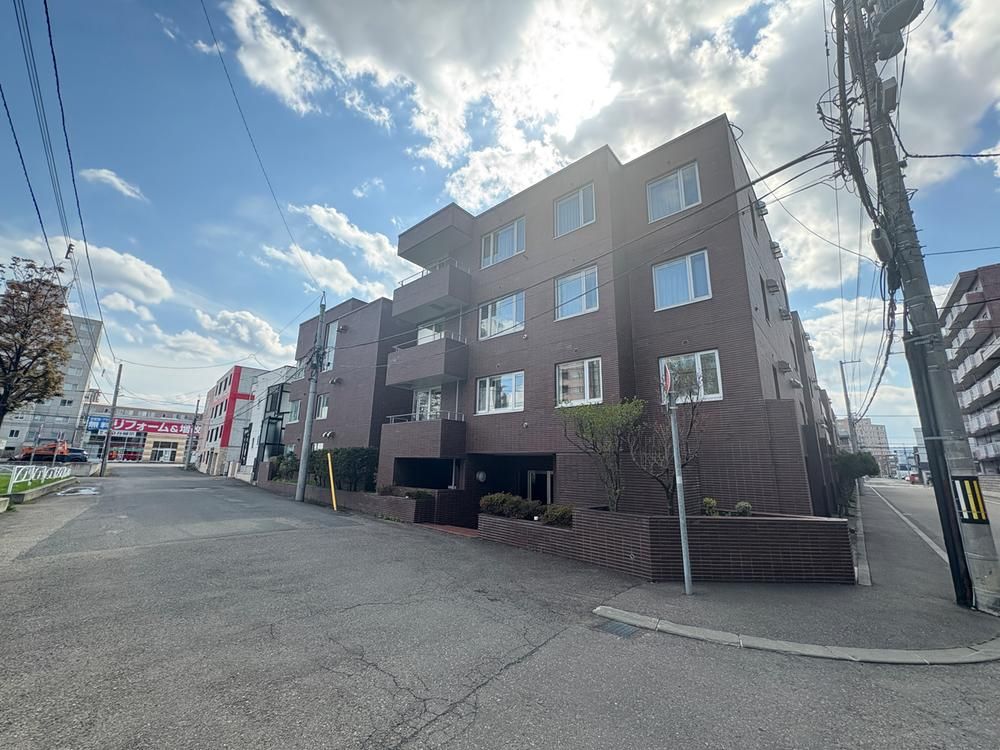 3LDK Apartment for Sale in Heiwa, Sapporo, 93.36m2 - Thumbnail 3
