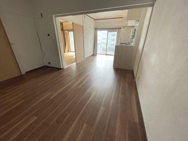 3LDK Apartment for Sale in Minami Ward, Saitama - Thumbnail 3