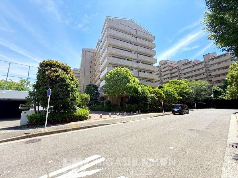 Renovated 4LDK Apartment for Sale in Yokohama, Kanagawa - Thumbnail 3