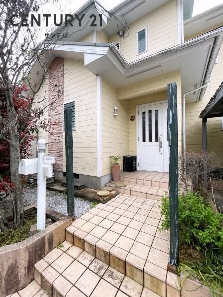 4LDK Detached House with Solar Panels in Miyazaki City - Thumbnail 3