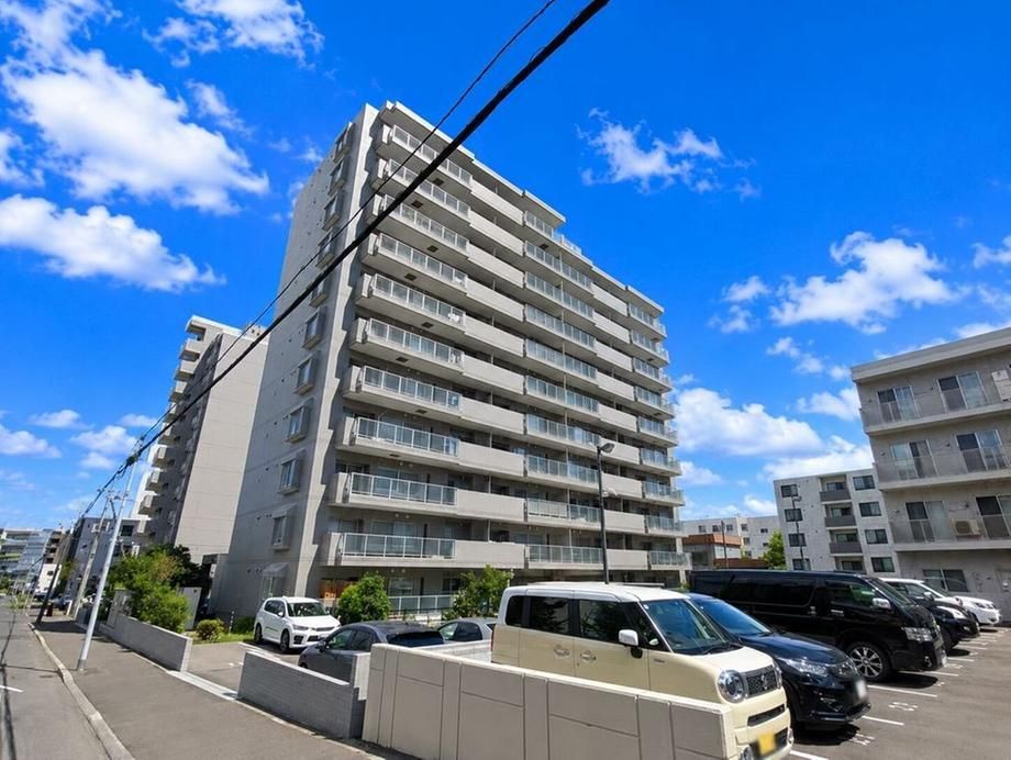 3LDK Condo for Sale in Toyohira-ku, Sapporo near Tsukisamu Chuo - Thumbnail 2