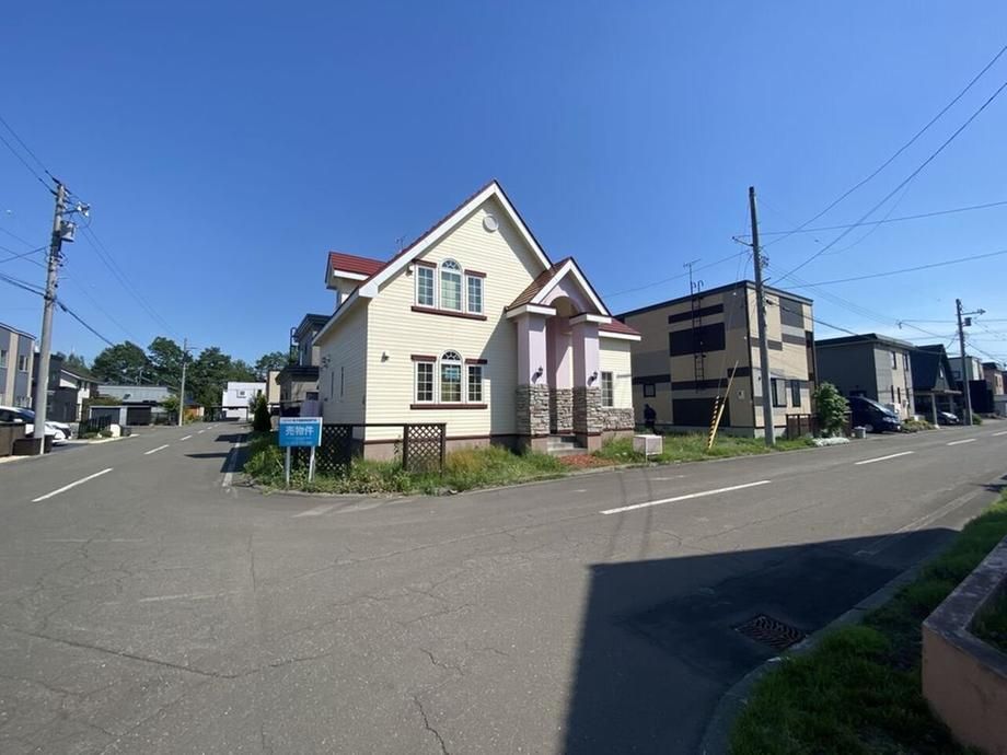 Renovated 5LDK House for Sale in Eniwa, Hokkaido - Thumbnail 2