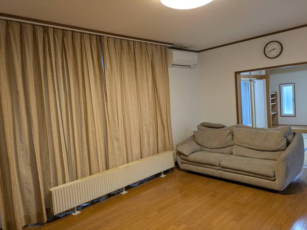 4LDK House for Sale in Asahikawa, Hokkaido - 12.68 Million Yen - Thumbnail 2