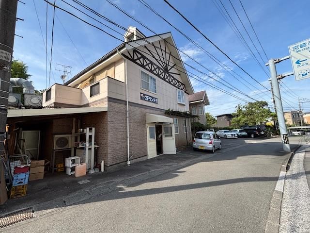 6DK House in Miyazaki City with 575.91 sqm Land for 75 Million Yen - Thumbnail 4