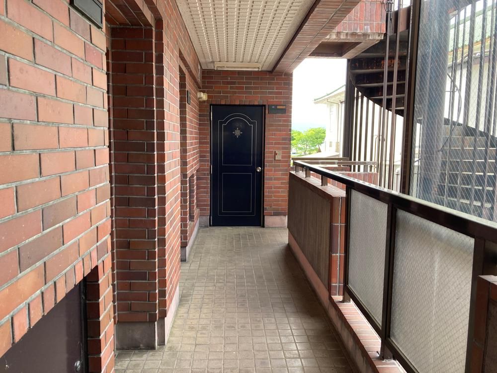 1DK Apartment Near Kamisuwa Station in Suwa for 5 Million Yen - Thumbnail 3