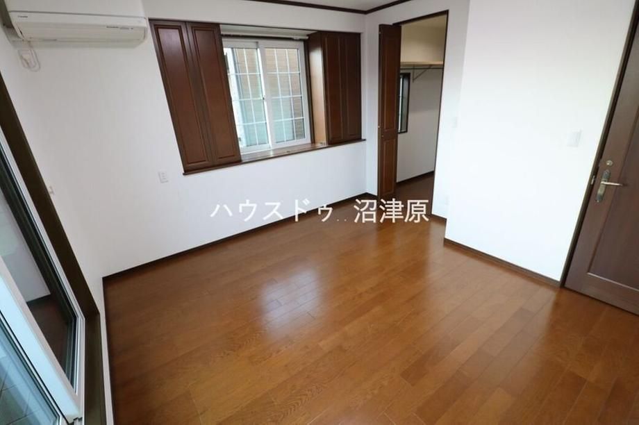 3LDK Detached House in Numazu with Solar Panels - Thumbnail 4