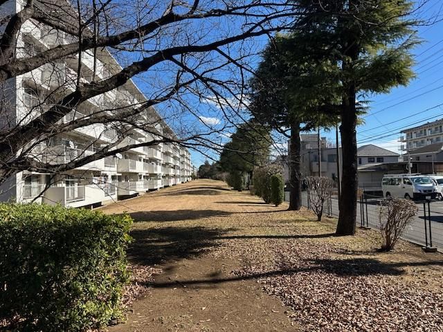 2LDK Apartment for Sale in Funabashi, Chiba - 47.95m2 - Thumbnail 2