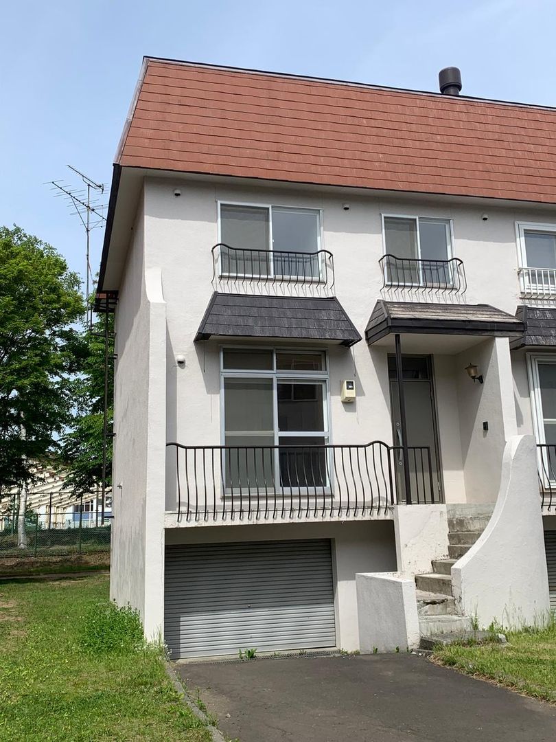 3LDK Detached House for Sale in Oasa-Higashimachi, Ebetsu, Hokkaido - Thumbnail 2