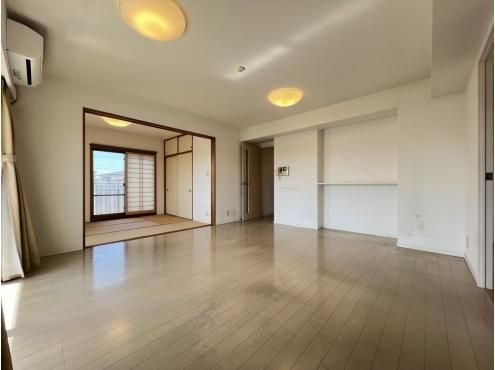4LDK Apartment for Sale in Funabashi, Chiba - 92.66m2 - Thumbnail 2