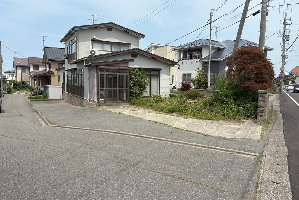 5DK Detached House in Akita City for 9,300,000 Yen - Thumbnail 2