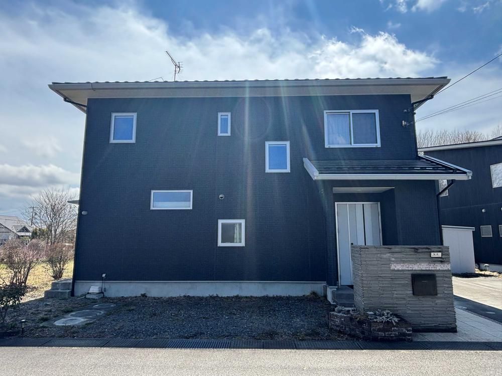 4LDK Detached House for Sale in Karuizawa, Nagano - Thumbnail 2
