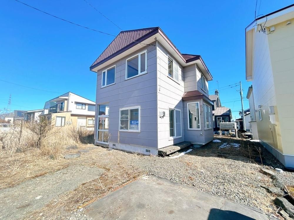 Renovated 3LDK House for Sale in Tomakomai, Hokkaido - Thumbnail 2