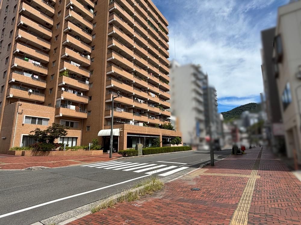 3LDK Apartment for Sale in Kure, Hiroshima - 80.64 sqm - Thumbnail 4