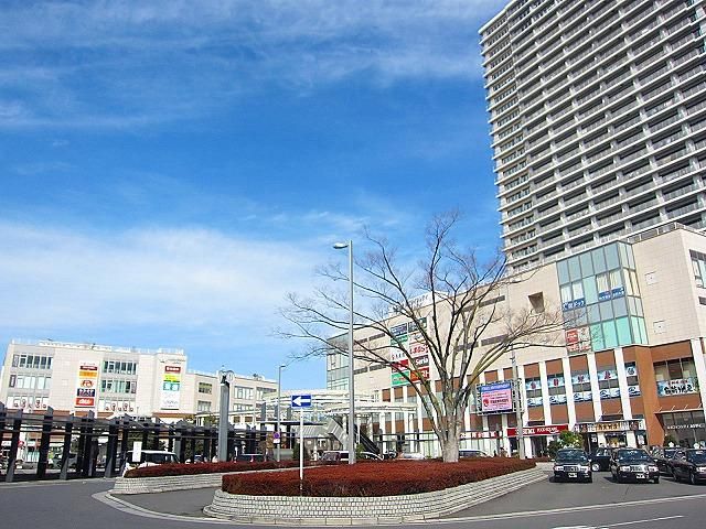 2013-Built 4LDK Detached House Near Koshigaya Station - Thumbnail 2