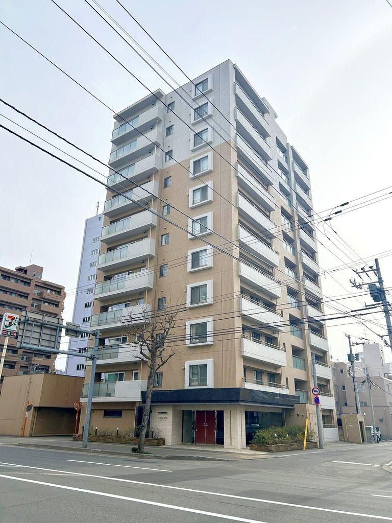 3LDK Apartment for Sale in Sapporo Chuo Ward, 112 sqm - Thumbnail 2