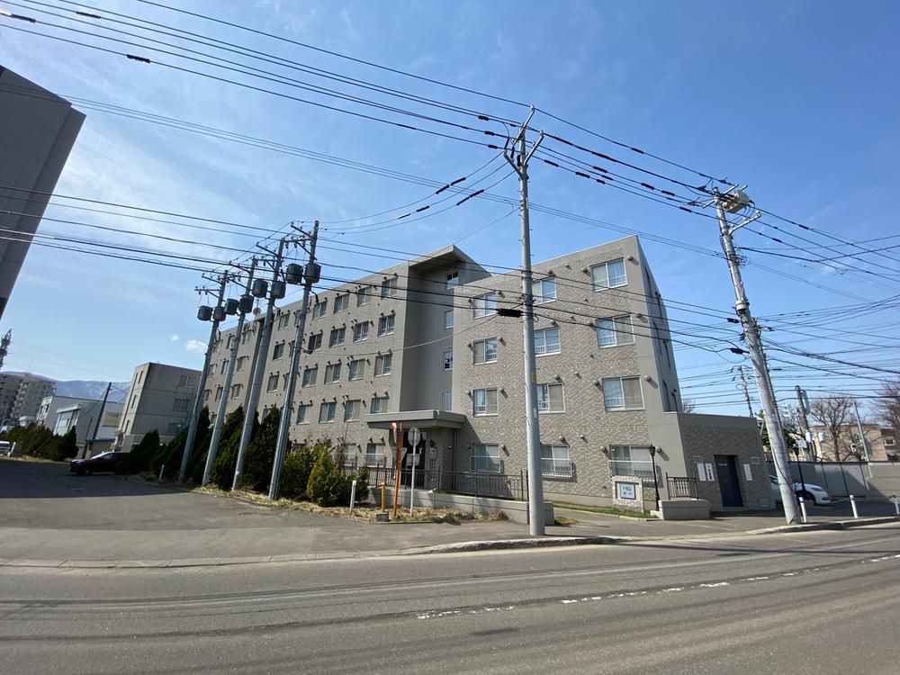 4LDK Apartment for Sale in Teine, Sapporo, 99.3 sqm - Thumbnail 4