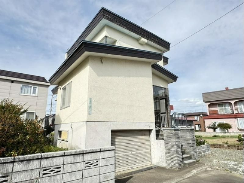 4LDK House in Ebetsu with Large Garden and Garage - Thumbnail 2