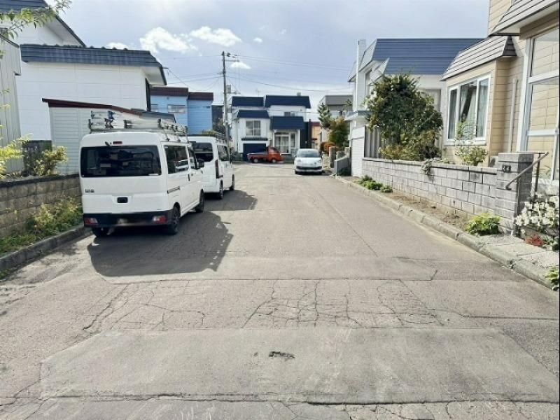 4LDK House in Ebetsu with Large Garden and Garage - Thumbnail 4