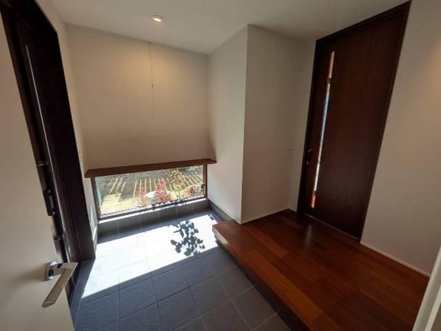 5LDK Detached House in Hamamatsu with Garage and Garden - Thumbnail 4