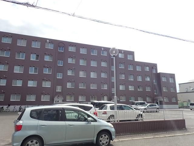 3LDK Apartment for Sale in Higashi Ward, Sapporo, 74.55 sqm - Thumbnail 2