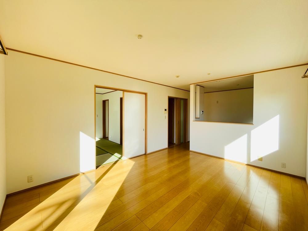 4LDK Renovated House on Corner Lot in Kashiwa, Chiba - Thumbnail 4