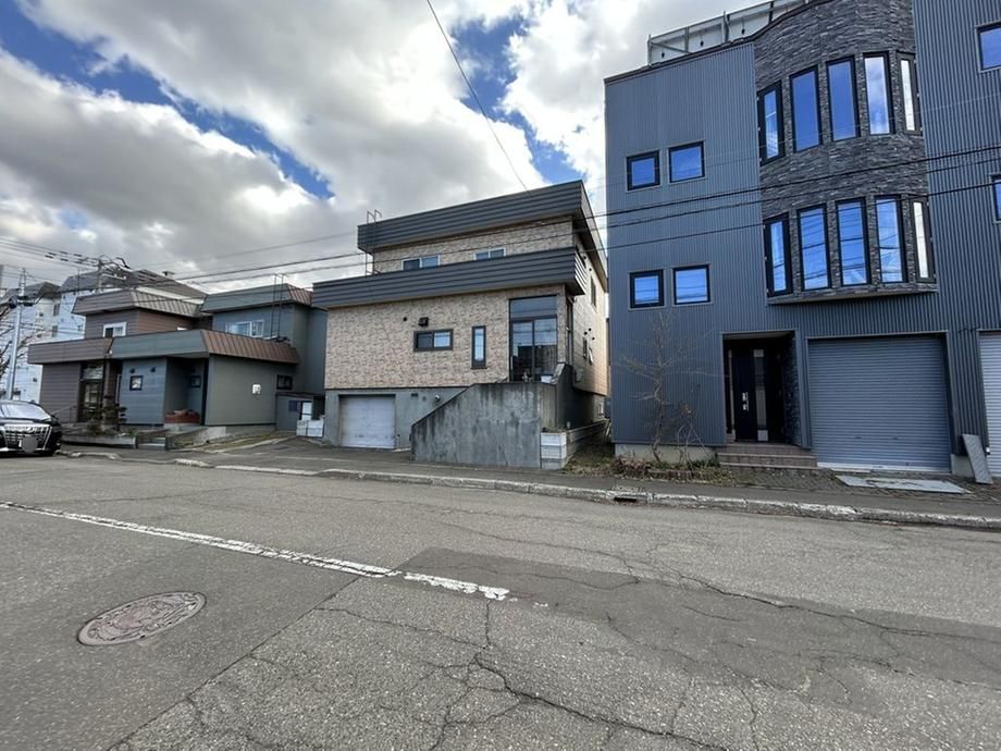 6LDK House in Higashi Ward, Sapporo for 19.8 Million Yen - Thumbnail 2