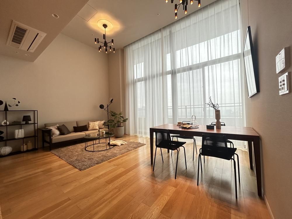 Premium 53rd Floor 2LDK Apartment in Chuo, Tokyo - Thumbnail 2