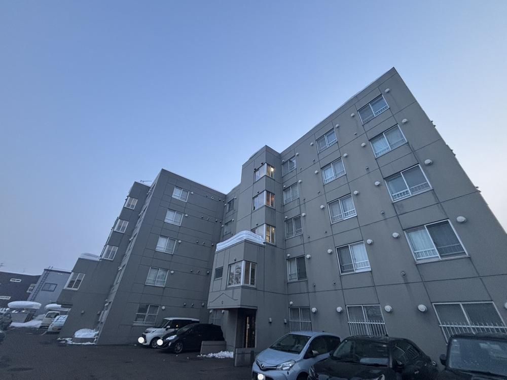 3LDK Apartment for Sale in Toyohira-ku, Sapporo, 77.56 sqm - Thumbnail 2