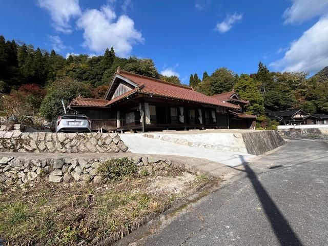 1940 Kominka with Land for Sale in Hiroshima's Yuki Town - Thumbnail 2