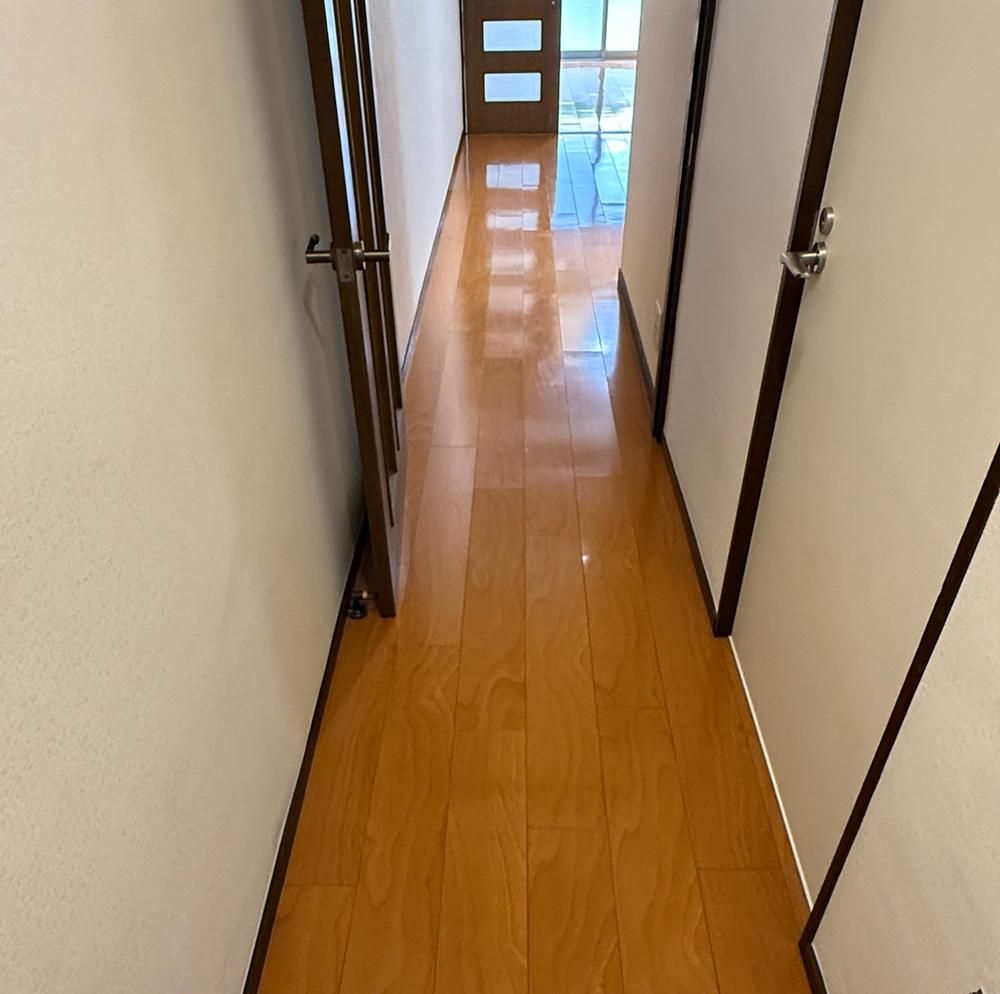1DK Apartment for Sale in Tsurumi, Yokohama - 9.8 Million Yen - Thumbnail 4