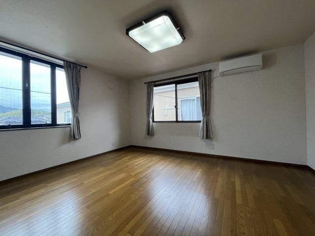 5LDK Detached House for Sale in Nagahama, Kochi City - Thumbnail 2