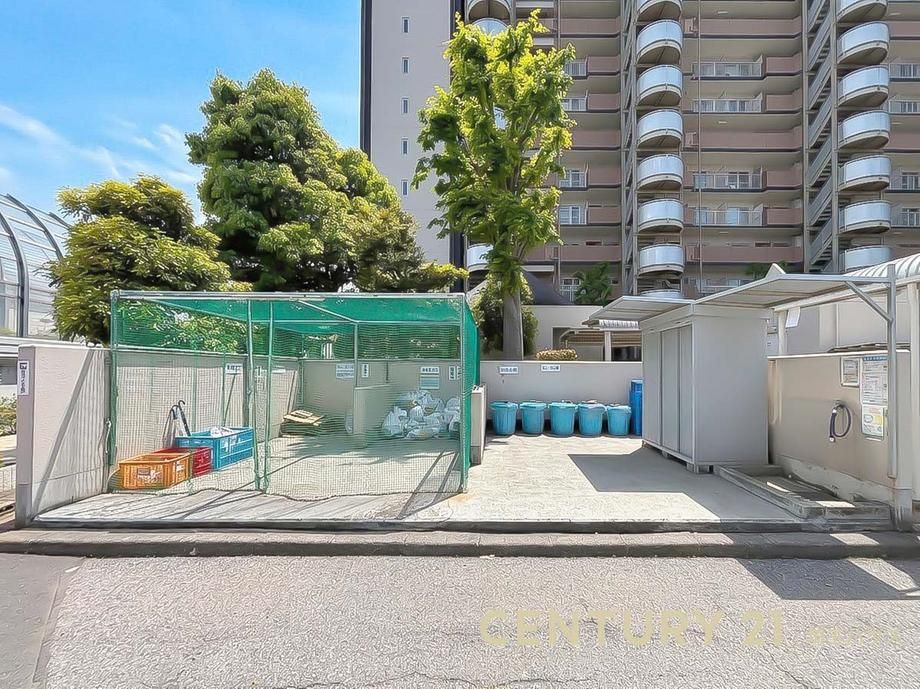 3LDK Apartment for Sale in Iwatsuki, Saitama City - 78.2m2 - Thumbnail 3