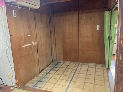 Traditional Wooden House Near School in Minamiawaji, Awaji Island — Image 3, Minamiawaji, Hyogo