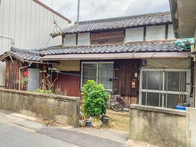 Traditional Wooden House Near School in Minamiawaji, Awaji Island — Image 1, Minamiawaji, Hyogo
