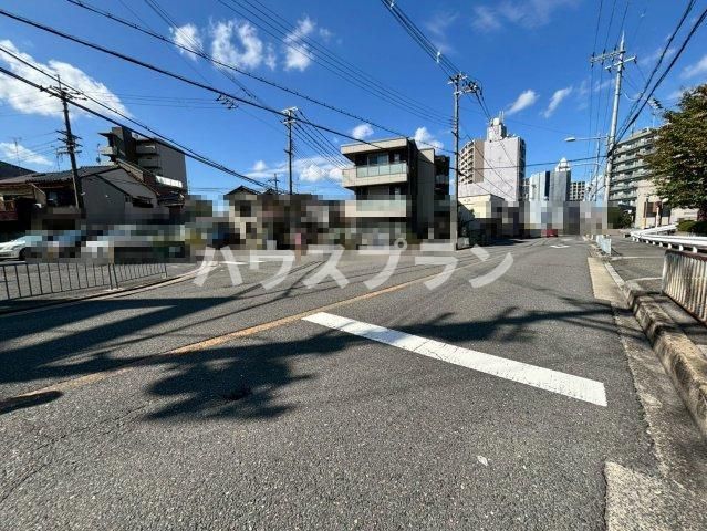 Plane Hirakata Park 3LDK Apartment for Sale Near Station - Thumbnail 2