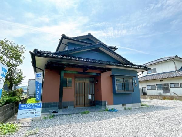Renovated 4LDK House for Sale in Hitoyoshi, Kumamoto - Thumbnail 2