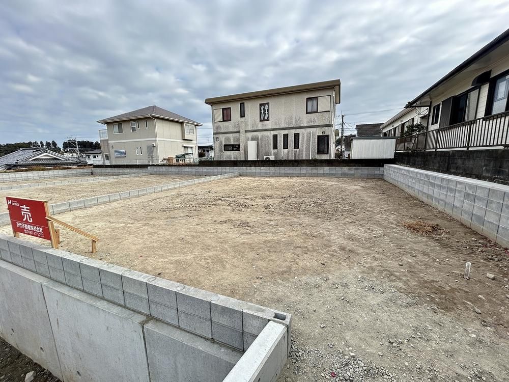 Large Land Parcel for Sale in Kiyotake-cho, Miyazaki City - Thumbnail 2