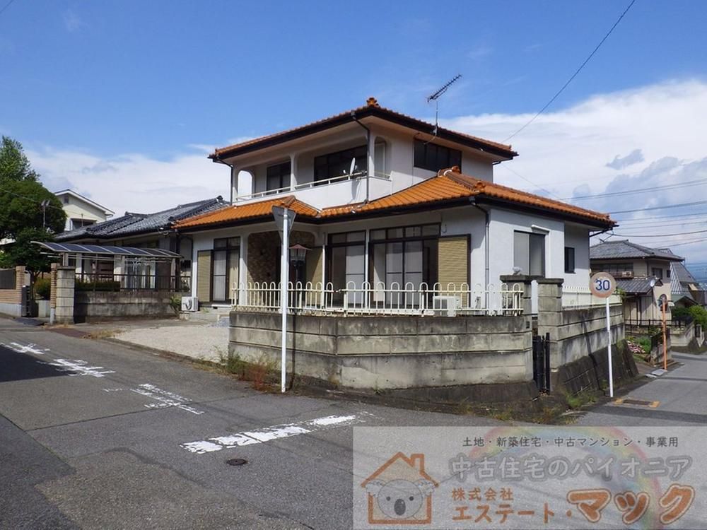 4LDK Detached House on Corner Lot in Kiryu, Gunma - 7.9 Million Yen - Thumbnail 2