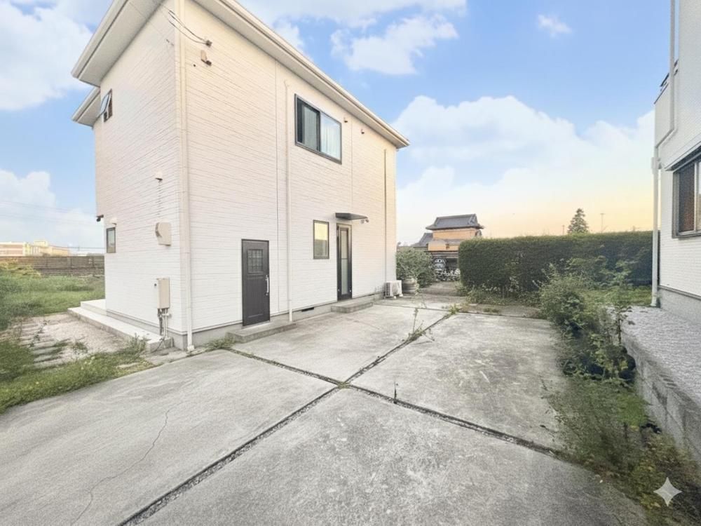 3LDK House for Sale in Kuki City, Saitama - 125m² - Thumbnail 2