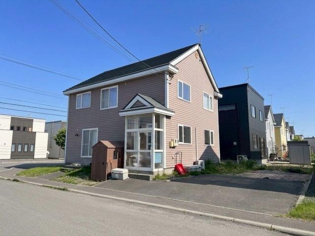 Renovated 4LDK Corner House in Ishikari, Hokkaido - Thumbnail 2
