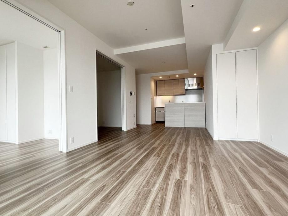 3LDK Apartment for Sale in Harumi, Chuo City, Tokyo - Thumbnail 4