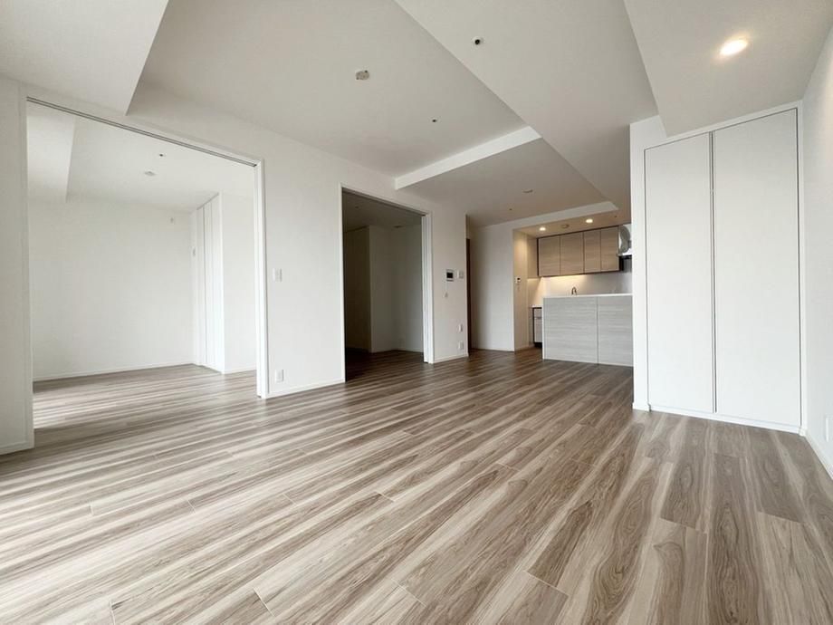 3LDK Apartment for Sale in Harumi, Chuo City, Tokyo - Thumbnail 3